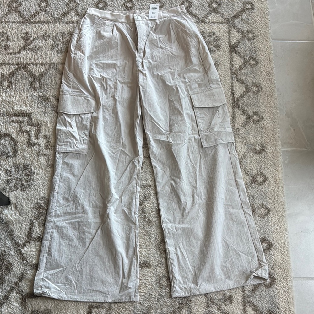 Women’s Cream Cargo Pants